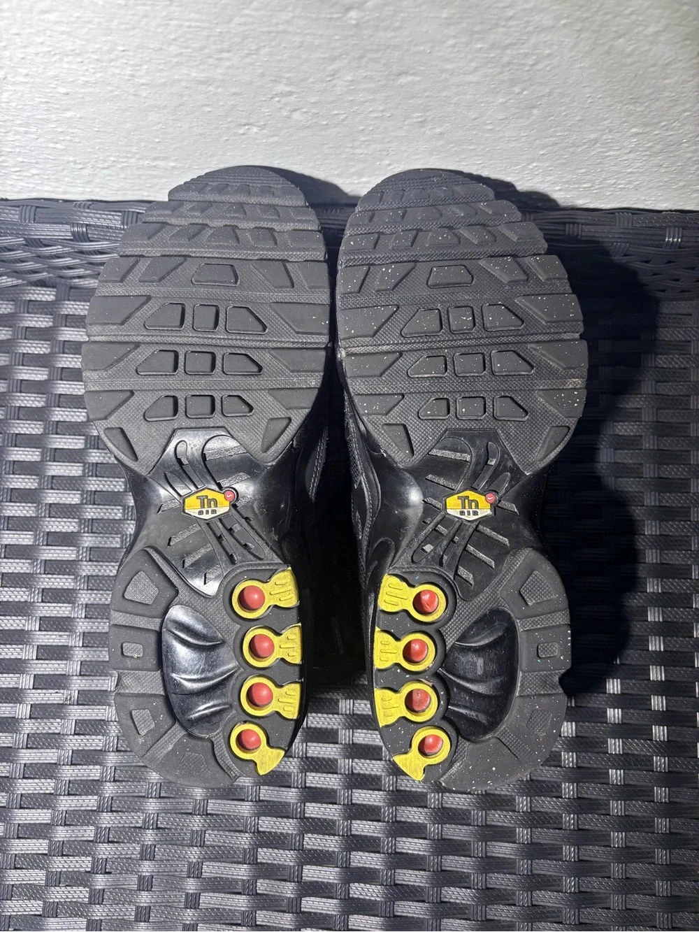 Nike Air Max Plus Size 6.5 Y Black Athletic Sneakers
